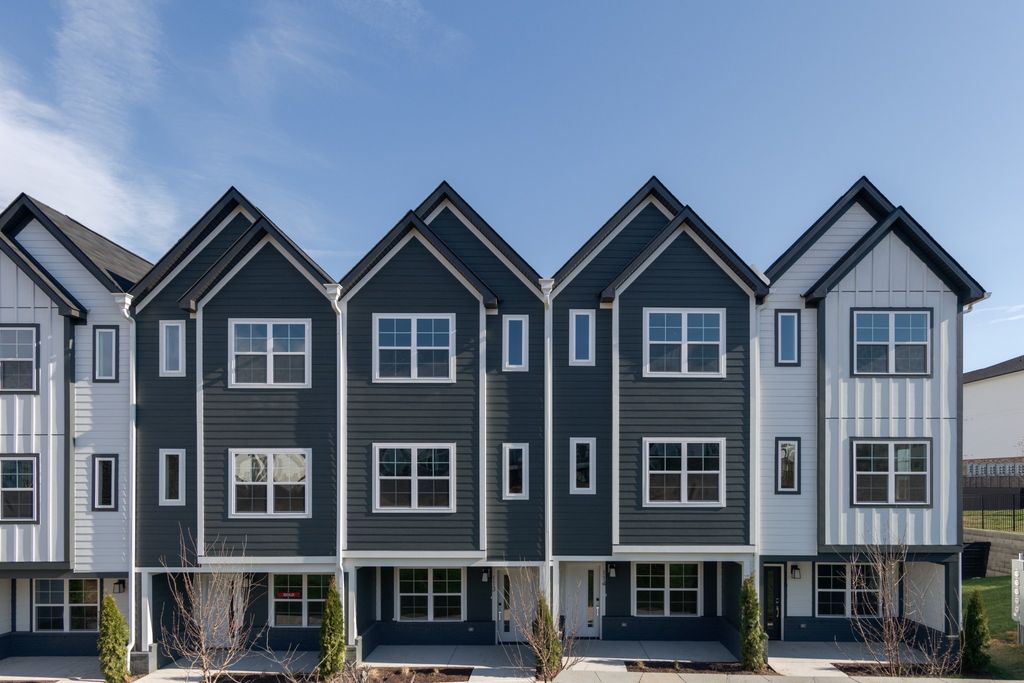 700 N DuPont Ave Unit 106, Madison, TN 37115