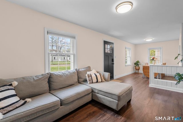 11 Barmore Drive West, Stamford, CT 06905