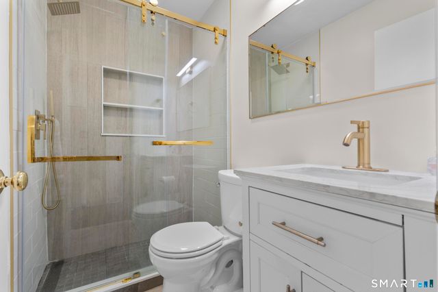11 Barmore Drive West, Stamford, CT 06905