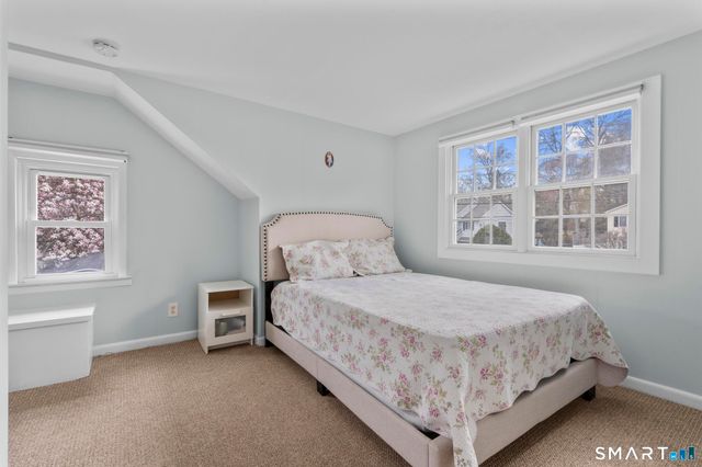 11 Barmore Drive West, Stamford, CT 06905
