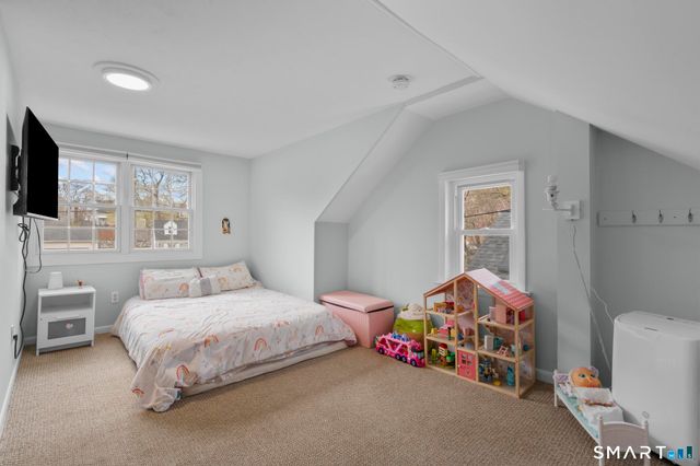 11 Barmore Drive West, Stamford, CT 06905