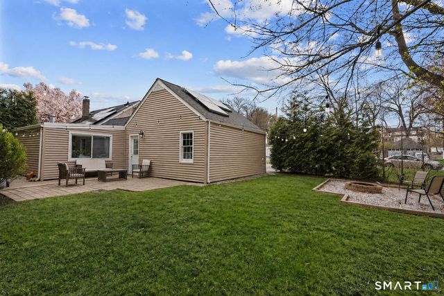 11 Barmore Drive West, Stamford, CT 06905