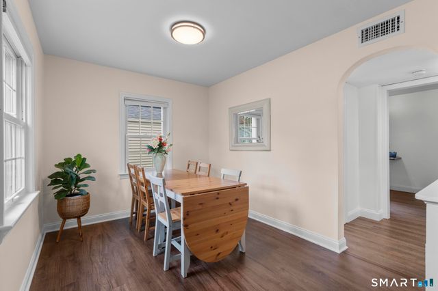 11 Barmore Drive West, Stamford, CT 06905