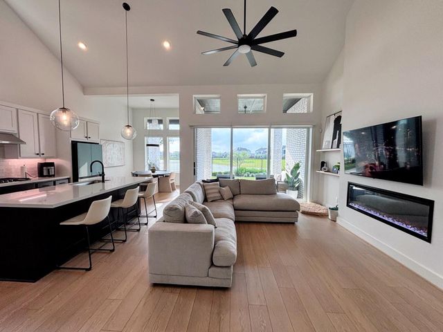 10210 Bison Drive, Iowa Colony, TX 77583