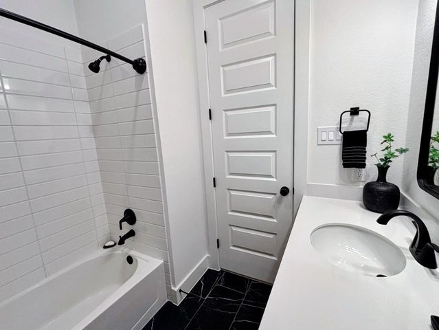 10210 Bison Drive, Iowa Colony, TX 77583