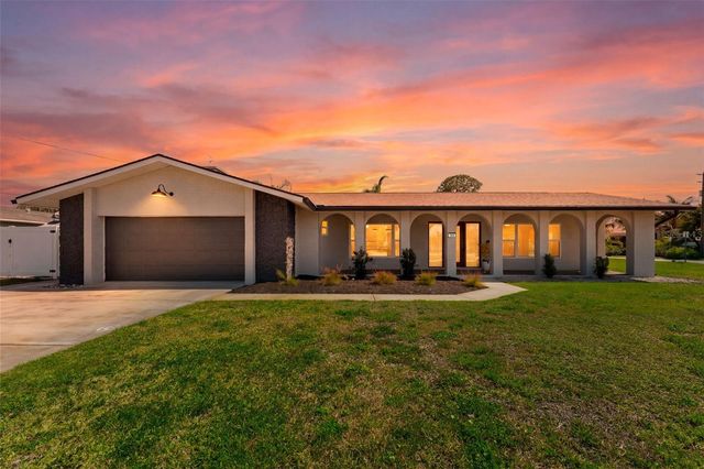 140 88TH AVENUE NE, St Petersburg, FL 33702