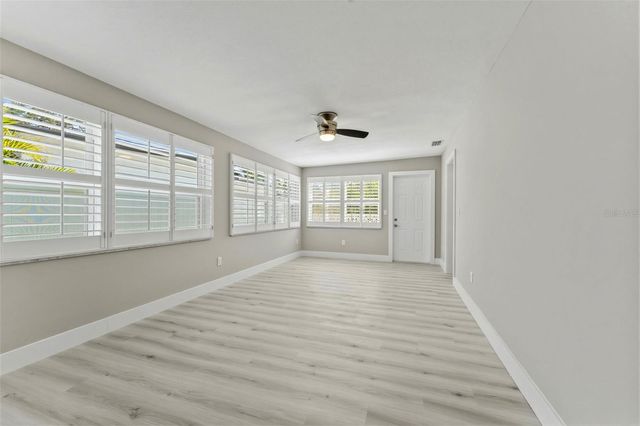 140 88TH AVENUE NE, St Petersburg, FL 33702