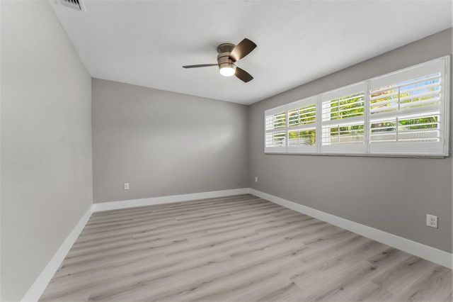 140 88TH AVENUE NE, St Petersburg, FL 33702