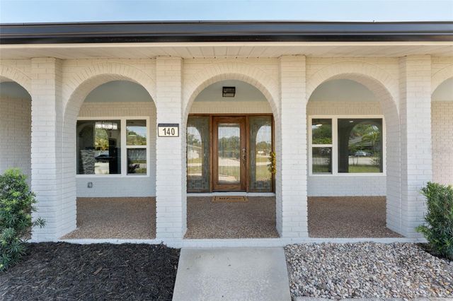 140 88TH AVENUE NE, St Petersburg, FL 33702