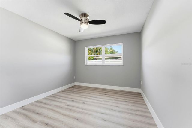 140 88TH AVENUE NE, St Petersburg, FL 33702