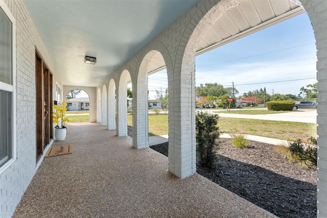 140 88TH AVENUE NE, St Petersburg, FL 33702