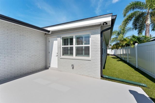 140 88TH AVENUE NE, St Petersburg, FL 33702