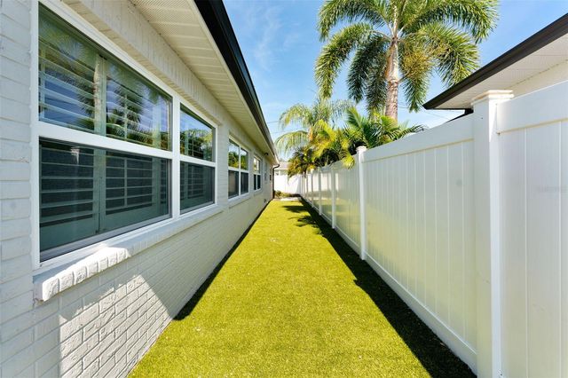 140 88TH AVENUE NE, St Petersburg, FL 33702