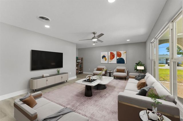 140 88TH AVENUE NE, St Petersburg, FL 33702