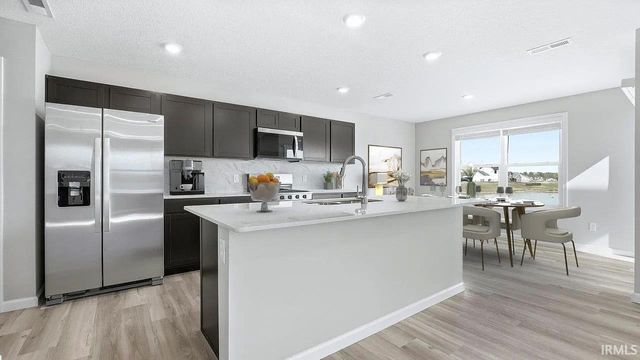 1421 Greencastle Drive, Warsaw, IN 46582