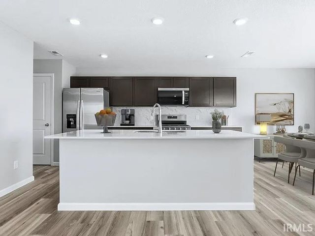 1421 Greencastle Drive, Warsaw, IN 46582