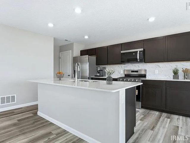 1421 Greencastle Drive, Warsaw, IN 46582