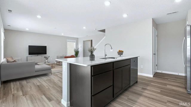 1421 Greencastle Drive, Warsaw, IN 46582