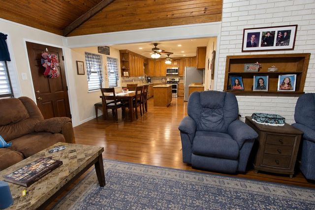 1704 Redwood Circle, Alvin, TX 77511