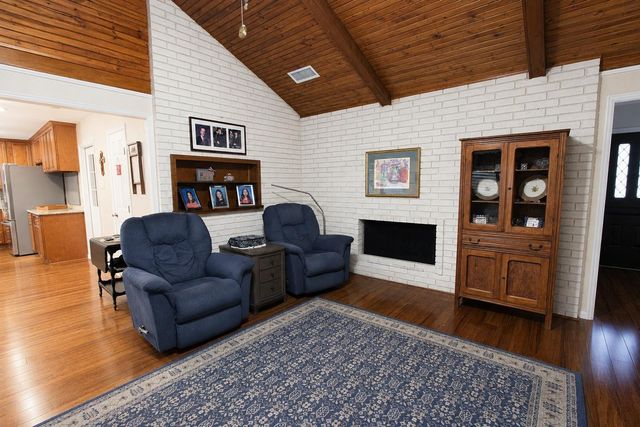 1704 Redwood Circle, Alvin, TX 77511