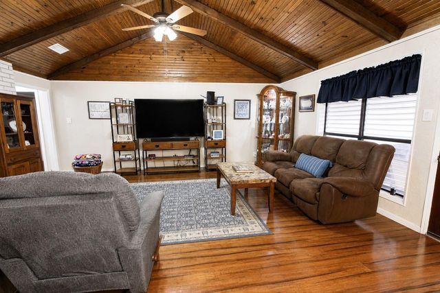 1704 Redwood Circle, Alvin, TX 77511