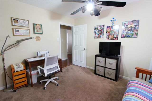1704 Redwood Circle, Alvin, TX 77511