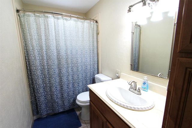 1704 Redwood Circle, Alvin, TX 77511
