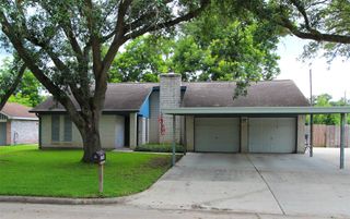 1704 Redwood Circle, Alvin, TX 77511