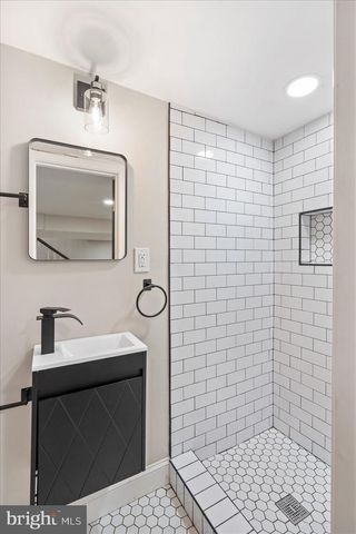 3925 NORFOLK AVE, Baltimore, MD 21216