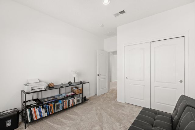 166 Spectrum Avenue SW, Rio Rancho, NM 87124