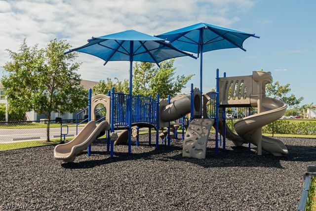 15477 Wildflower CIR, Naples, FL 34119