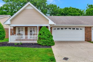 320 Forest Glen Cir, Murfreesboro, TN 37128
