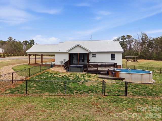 715 Miles Road, Dallas, NC 28034