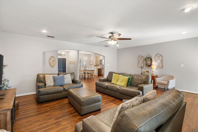 100 Ruth Court, Aledo, TX 76008