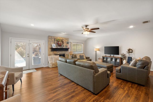 100 Ruth Court, Aledo, TX 76008