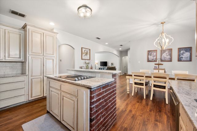 100 Ruth Court, Aledo, TX 76008