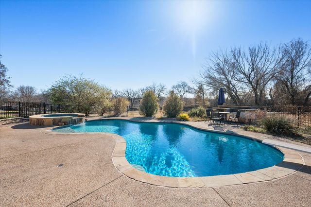 100 Ruth Court, Aledo, TX 76008