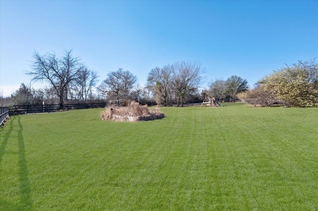 100 Ruth Court, Aledo, TX 76008