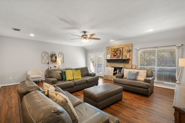 100 Ruth Court, Aledo, TX 76008