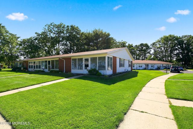 1121D Argyll Circle D, Lakewood, NJ 08701