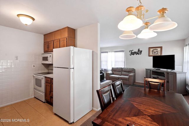 1121D Argyll Circle D, Lakewood, NJ 08701