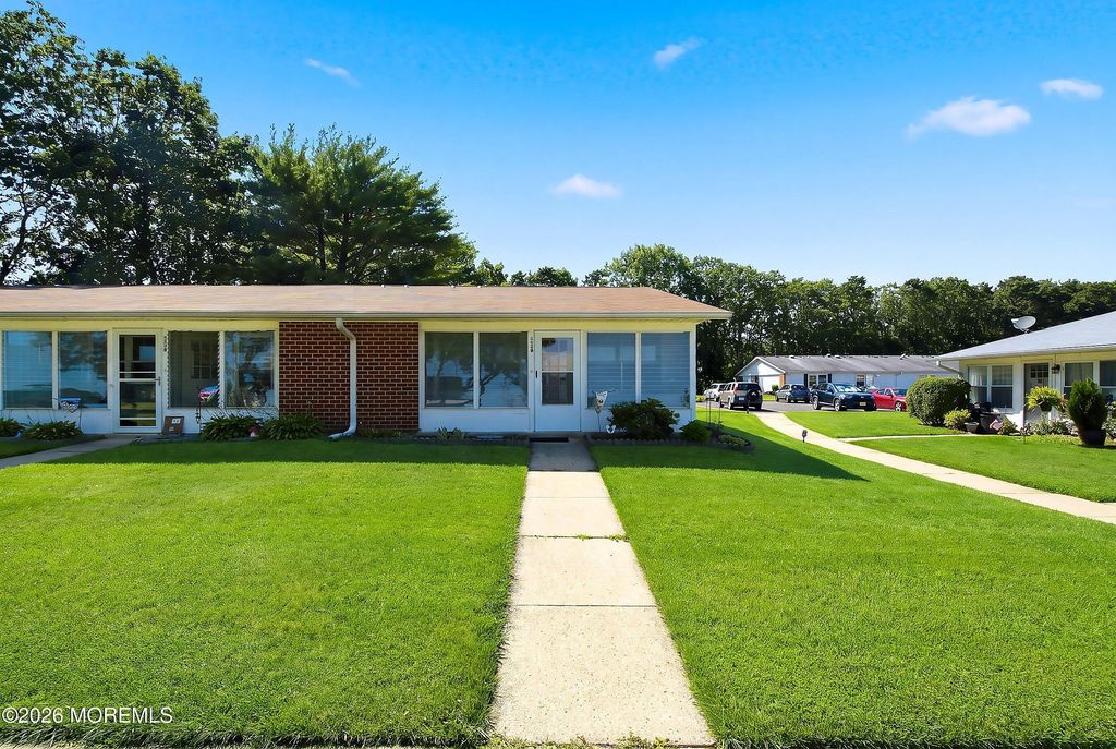 1121D Argyll Circle D, Lakewood, NJ 08701