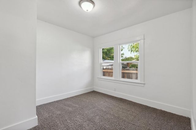 1515 N Fruit Avenue, Fresno, CA 93728