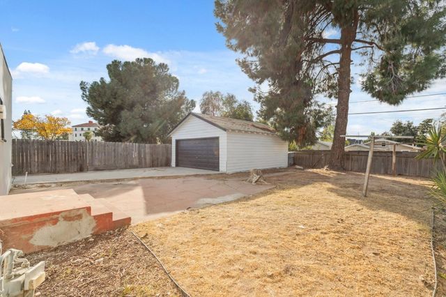 1515 N Fruit Avenue, Fresno, CA 93728