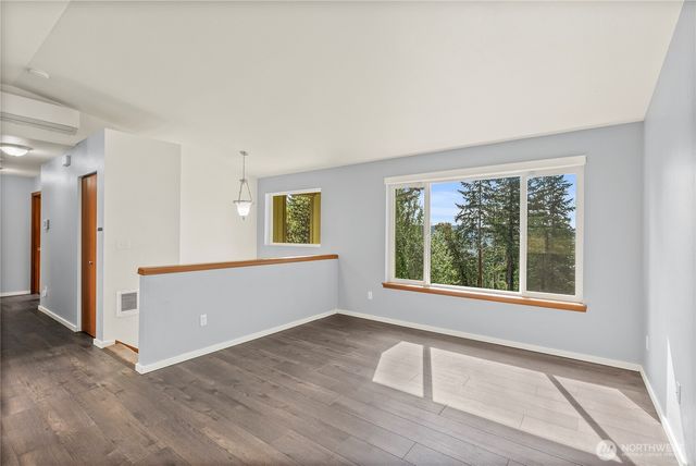 30 NE Pirates Den Road, Belfair, WA 98528