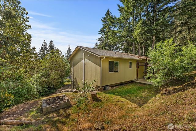 30 NE Pirates Den Road, Belfair, WA 98528