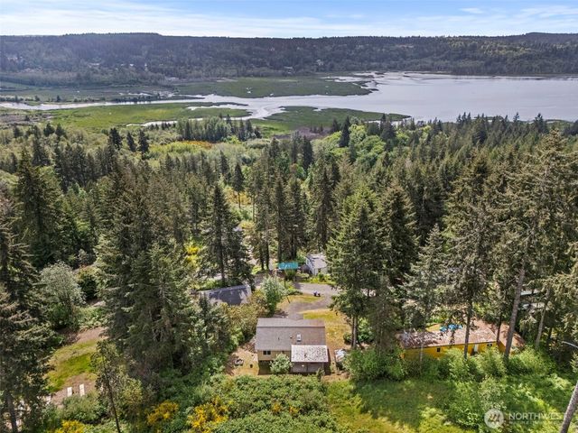 30 NE Pirates Den Road, Belfair, WA 98528