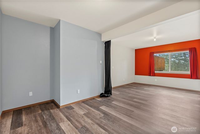 30 NE Pirates Den Road, Belfair, WA 98528
