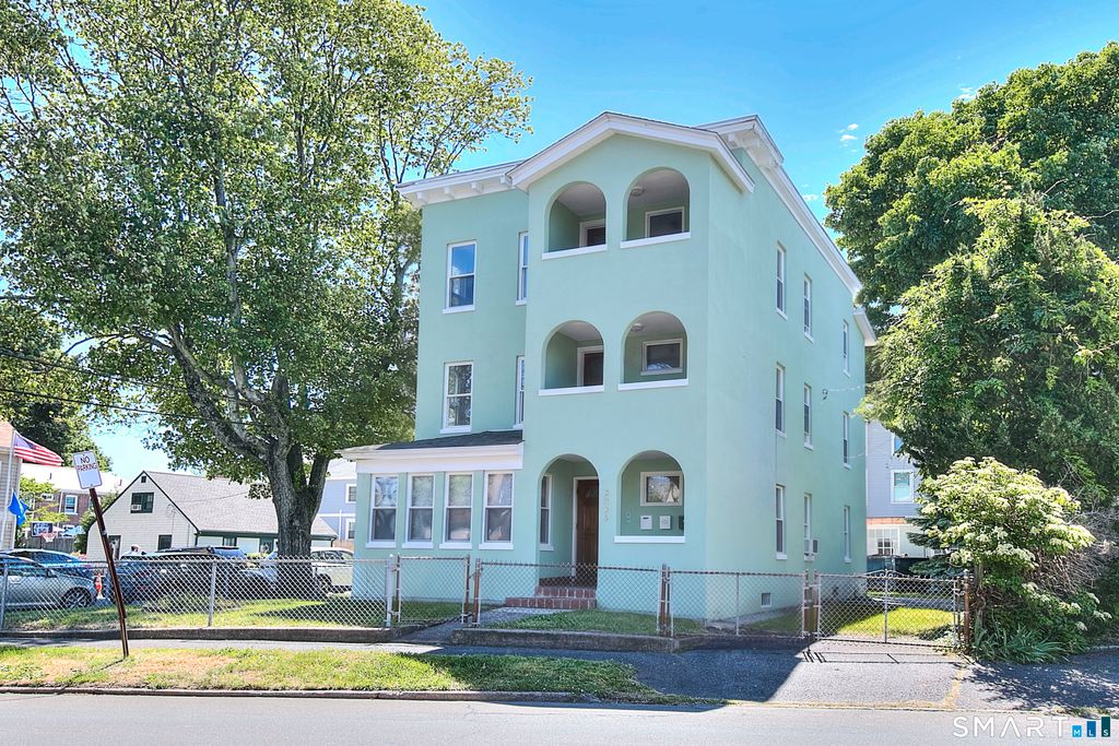 2029 Kings Highway 2nd Floor, Fairfield, CT 06824