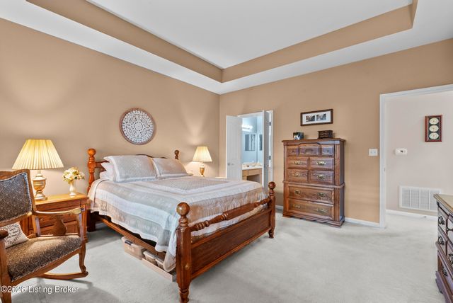 1301 Black Spruce Ln, Louisville, KY 40243